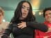 Charli xcx dança Apple