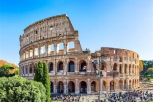 Símbolo da grandiosidade de Roma, o Coliseu atravessa séculos como um dos monumentos mais impressionantes do mundo - Foto: Divulgação