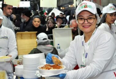 Festa de Nossa Senhora Achiropita reúne milhares de visitantes no bairro do Bixiga, em São Paulo. (Foto: Divulgação)