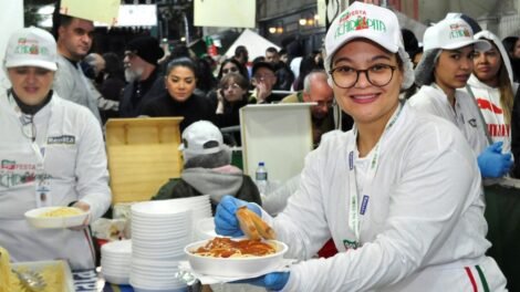 Festa de Nossa Senhora Achiropita reúne milhares de visitantes no bairro do Bixiga, em São Paulo. (Foto: Divulgação)