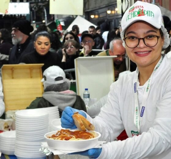 Festa de Nossa Senhora Achiropita reúne milhares de visitantes no bairro do Bixiga, em São Paulo. (Foto: Divulgação)