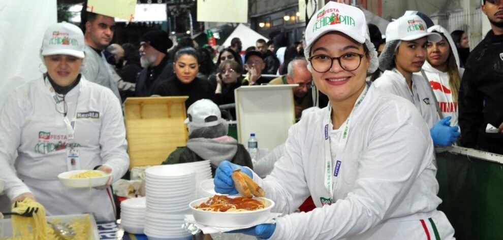 Festa de Nossa Senhora Achiropita reúne milhares de visitantes no bairro do Bixiga, em São Paulo. (Foto: Divulgação)
